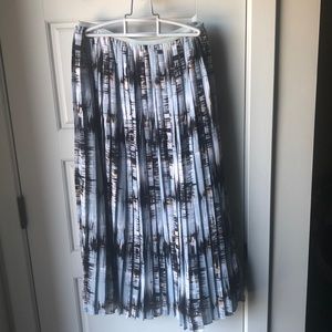 Banana republic pleated skirt